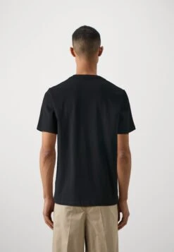 Guess SS CN PATCH - Basic T-shirt - Jet Black 10 Guess SS CN PATCH - Basic T-shirt - Jet Black -Guess Clothing Sale c76cb8401fc74c75862b72e07678c19a