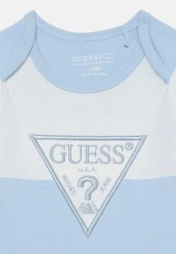 Guess BABY PANTS SET UNISEX - Tracksuit Bottoms - Light Blue/white -Guess Clothing Sale c9dc5ddf5e3f443e84101ee27bc887f5