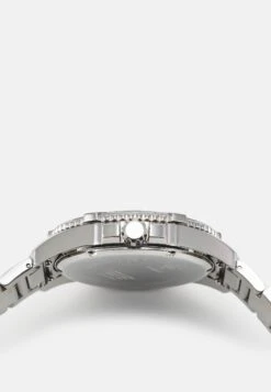 Guess Frontier Box Set - Watch - Silver-Coloured Tone -Guess Clothing Sale cb61dda8bd634fc4a61c3d1f0a50529c