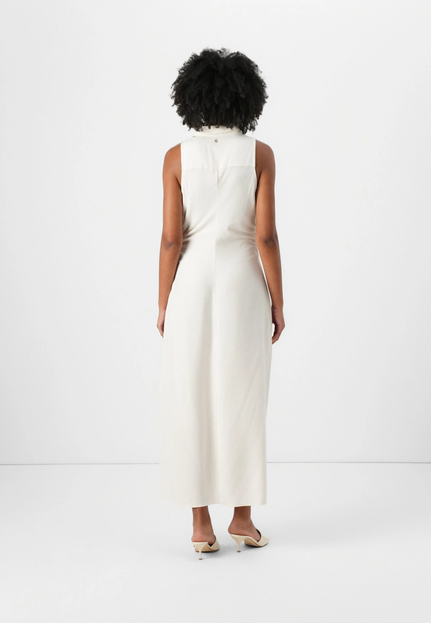 Guess LILIANE - Maxi Dress - Dove White 3 Guess LILIANE - Maxi Dress - Dove White - Image 3