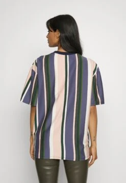 Go Stripe Logo Tee - Print T-Shirt - Sandy Shore Multi -Guess Clothing Sale ce2b99ed5c214ef0a05aa52534a7503a