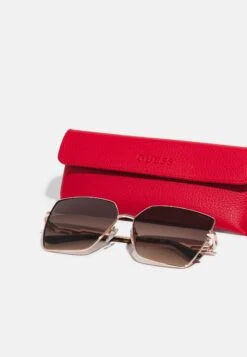 Guess Sunglasses - Shiny Rose Gold-coloured/gradient Brown -Guess Clothing Sale cf3363028c2d4f30b9bbd12dd28605bc