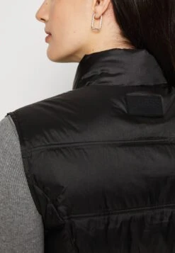 Guess Ginger Vest - Waistcoat -Guess Clothing Sale cf8aacb2313f48e89cdadc1a9224d758