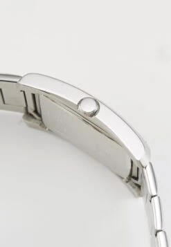 Guess CLYDE - Watch - Silver-coloured -Guess Clothing Sale d173a8edaef74b4c9ab37281ad86e496