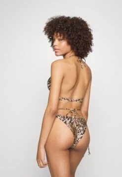 Guess Removable Padded Triangle - Bikini Top - Iconic Leopard Combo -Guess Clothing Sale d287d88ec89a4f1f97990183ce47e61d