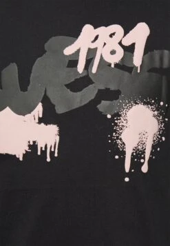 Guess Ss Bsc Graffiti Logo - Print T-Shirt - Jet Black -Guess Clothing Sale d31739321766427eb1629be84c6591ed