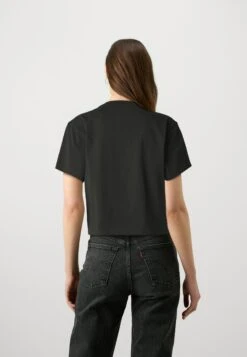 BOXY TRIANG - Basic T-shirt - Jet Black -Guess Clothing Sale d580ced6fb0242129ecb7bca9fd6874c