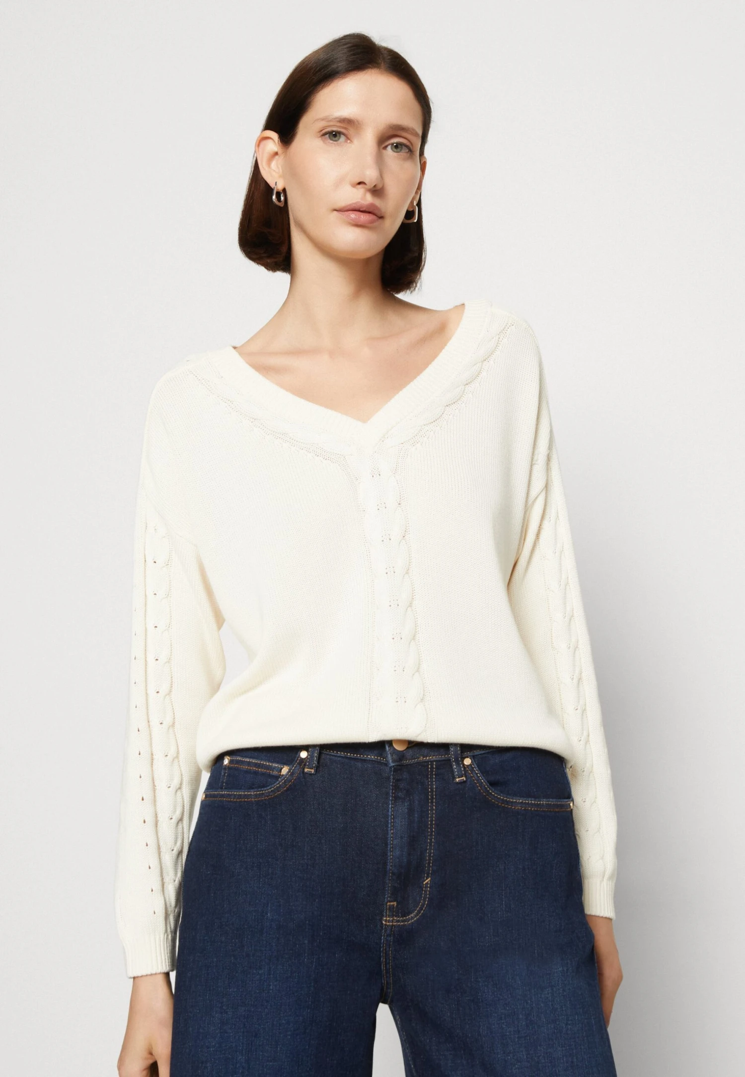 Guess Vneck Lucie - Jumper - Cream White 4 Guess Vneck Lucie - Jumper - Cream White - Image 4