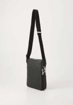 Guess TORINO ZIP XBODY - Cross Body Bag - Black -Guess Clothing Sale d6e52ff943294a8b972f1f8aee1c24f3