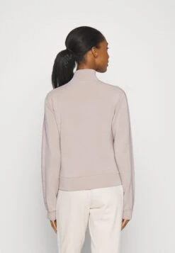 Guess NEW ALLIE ZIP - Zip-up Sweatshirt - Posh Taupe -Guess Clothing Sale d8bc118fb2ac4585a7b58f4d2ce57a85
