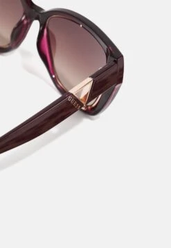 Guess Set - Sunglasses - Dark Red -Guess Clothing Sale d97a293b5d3c4c6f8b77f23b5dcb39a9