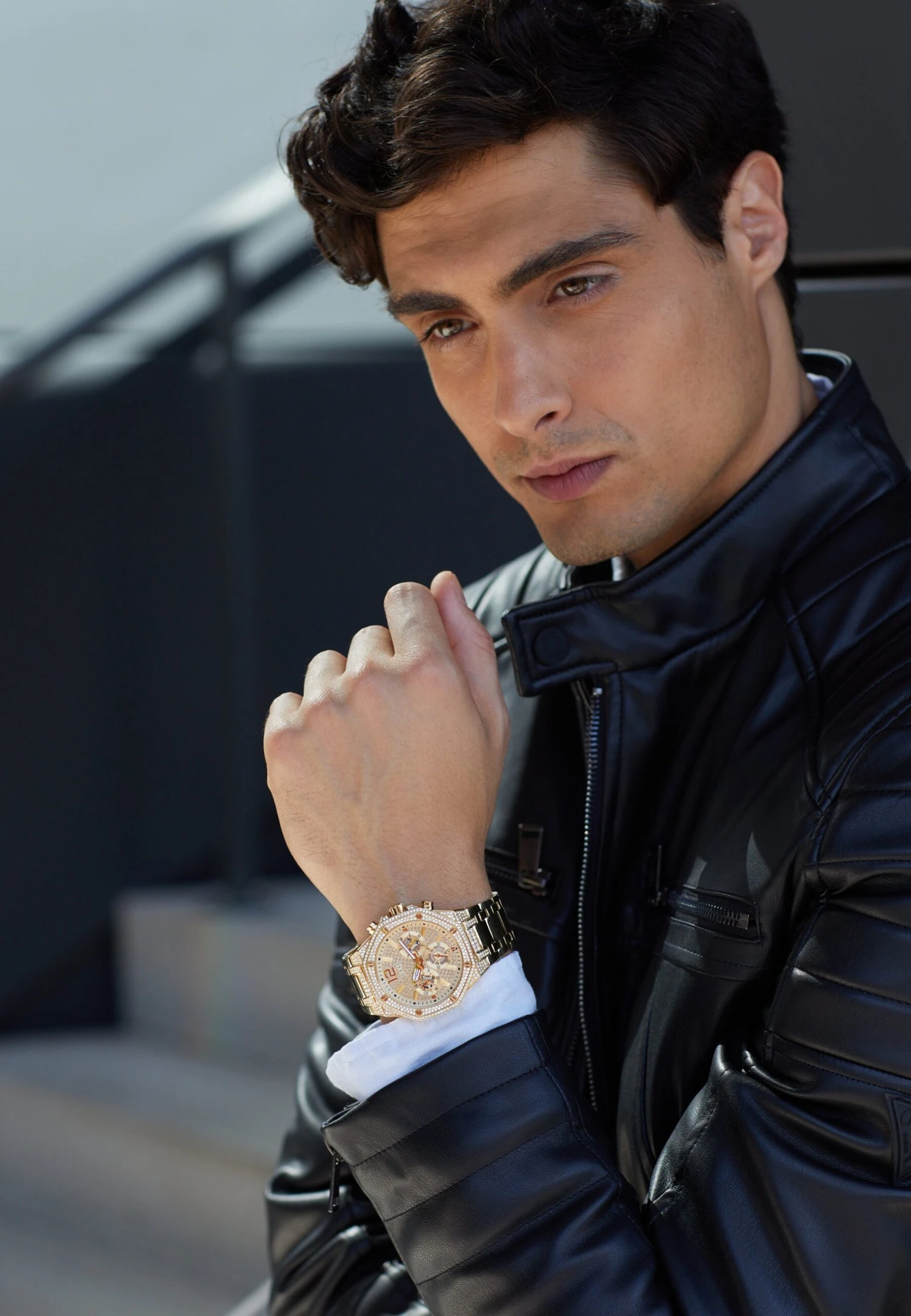 Guess Momentum Unisex - Watch - Gold-Coloured Tone/Silver-Coloured Tone 1 Guess Momentum Unisex - Watch - Gold-Coloured Tone/Silver-Coloured Tone