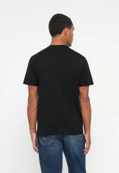 Guess LOGO TEE - Print T-shirt - Jet Black -Guess Clothing Sale e10eb55c8f3c4dfab809f0e4e01a9a08