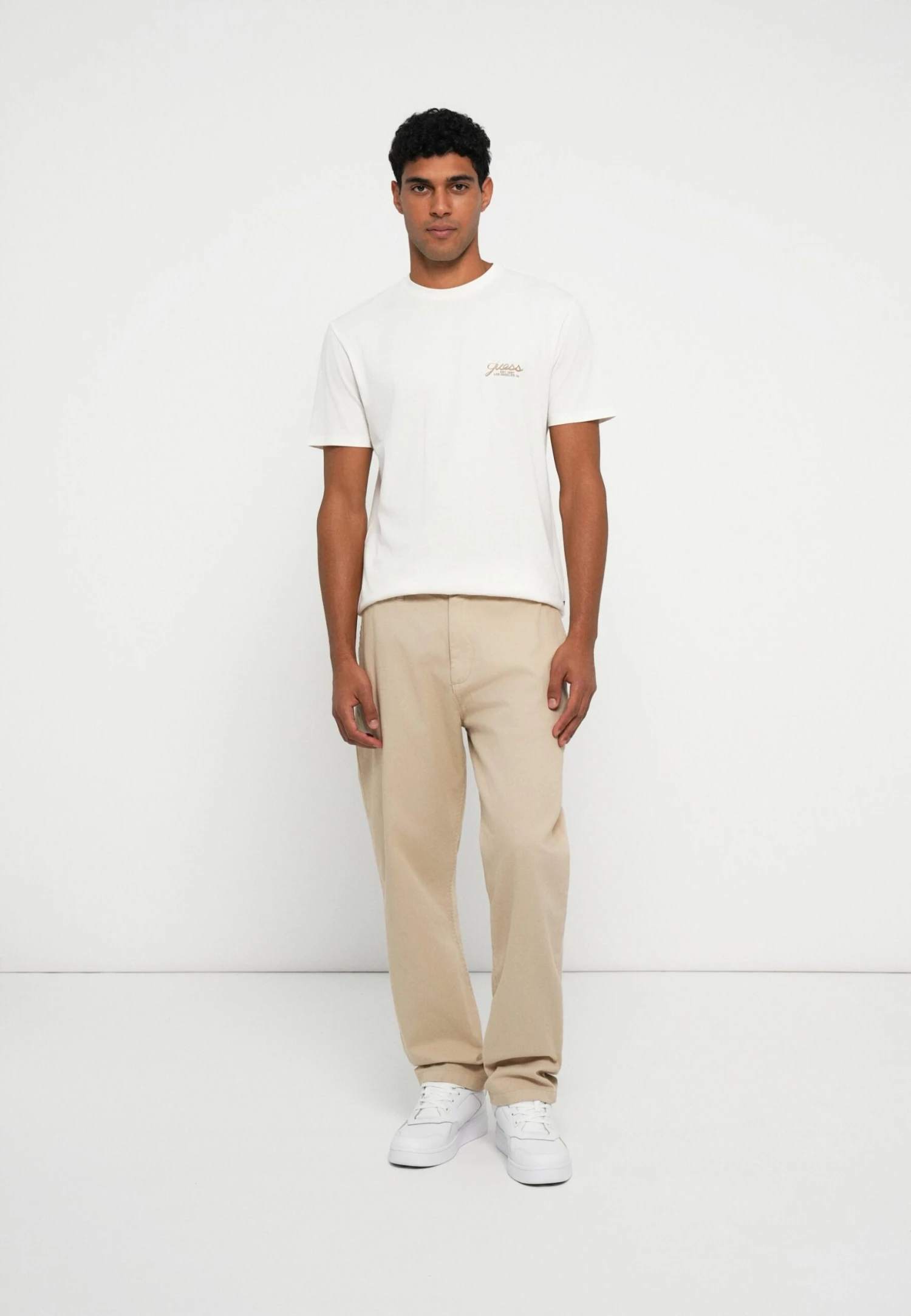 Guess SCRIPT LOGO TEE - Print T-shirt - Pure White 2 Guess SCRIPT LOGO TEE - Print T-shirt - Pure White - Image 2