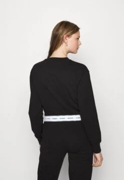 Guess Round Neck - Pyjama Top -Guess Clothing Sale e56d737b2f804ab2afbd84a699882139