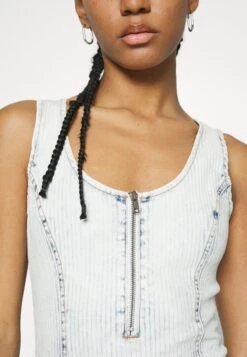 Go Angelia Half Zip Dress - Denim Dress - Light Snow Wash -Guess Clothing Sale e6f0e69c35e9408abe4e714641aa03fd