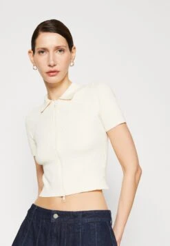 Go Lyla Sweater - Cardigan - Sandy Shore -Guess Clothing Sale e7bbe5907e63437ca31292fb008d109b