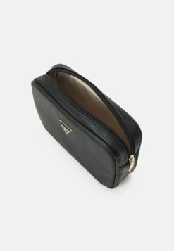 Guess Small Necessaire - Wash Bag - Black -Guess Clothing Sale eaf8cbeb9132401997388ddc9f048367