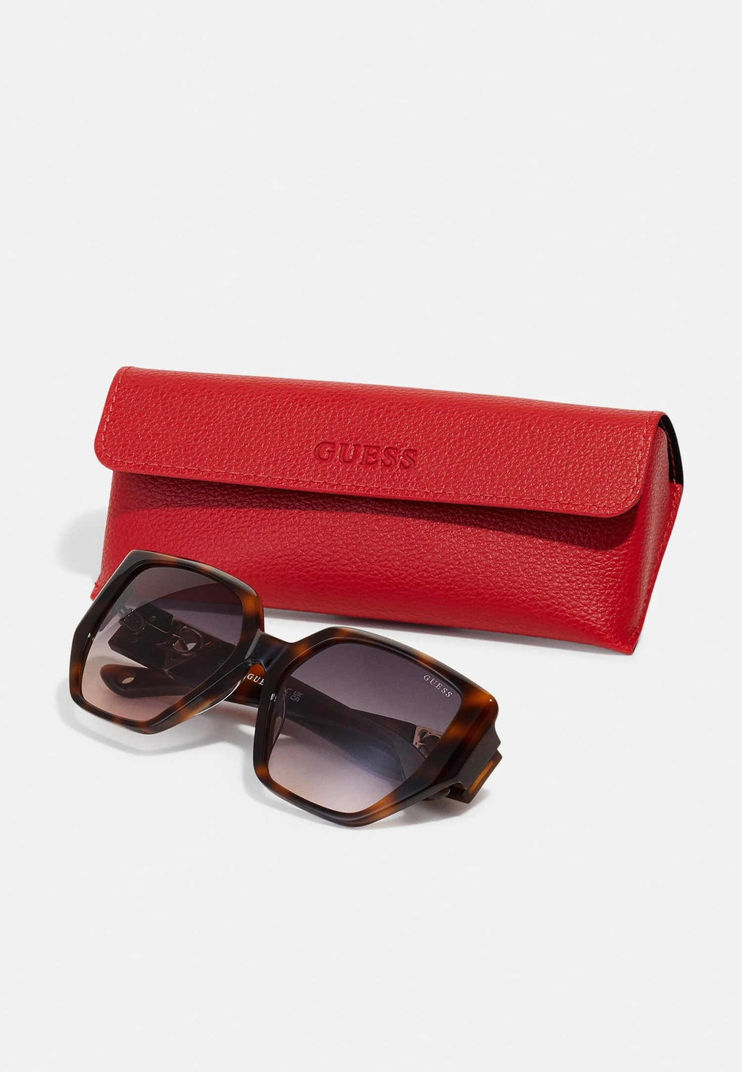 Guess Sunglasses - Dark Havana/Gradient Smoke 4 Guess Sunglasses - Dark Havana/Gradient Smoke - Image 4