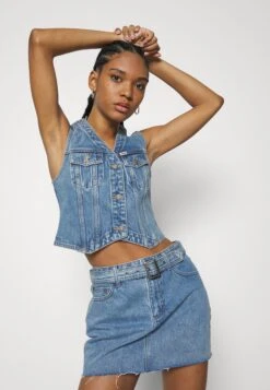 Go Elle Vest- Waistcoat - Go Kitty Medium Wash -Guess Clothing Sale f1be61c750e24989951d1c3472254434