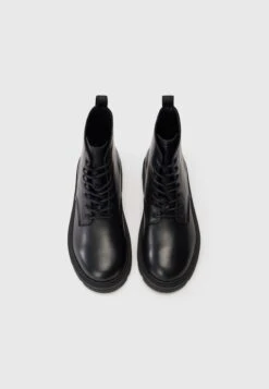 Guess GARDA - Lace-up Ankle Boots - Black 9 Guess GARDA - Lace-up Ankle Boots - Black -Guess Clothing Sale f3e2188f76a7493a976ca2b26d992d4c