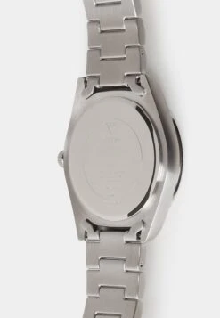 Guess Unisex - Watch - Silver-Coloured -Guess Clothing Sale f4e22baba00c4691b83737f4727838fd