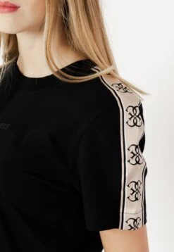 Guess BRITNEY CROP TEE - Print T-shirt - Black -Guess Clothing Sale f6876c0aa02d4d77aa0fced1726d537a