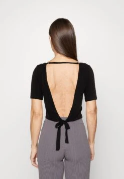 Guess Back Bow Tee - Print T-Shirt - Jet Black 8 Guess Back Bow Tee - Print T-Shirt - Jet Black -Guess Clothing Sale f6990a8d72814488b9e97c0680159828