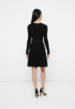Guess BELTED HANA DRESS - Jumper Dress - Jet Black -Guess Clothing Sale f7765404a5b0449b859dd4562d271536
