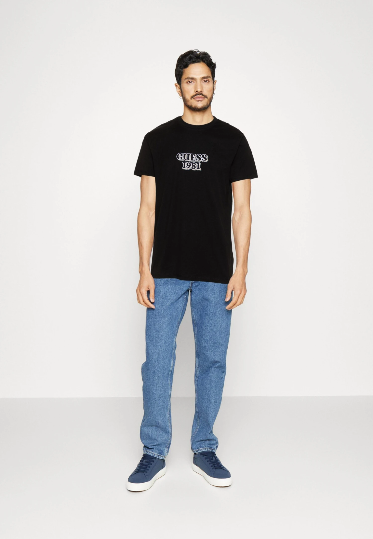 Guess Embro Box Logo Tee - Print T-Shirt - Jet Black 2 Guess Embro Box Logo Tee - Print T-Shirt - Jet Black - Image 2