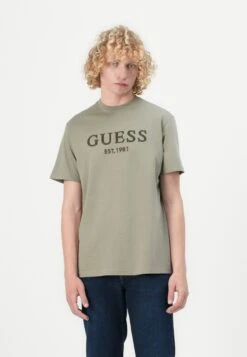 Guess BOX LOGO TEE - Print T-shirt - Mossy Green