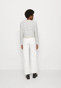 Provence- Blazer - White/Black 8 Provence- Blazer - White/Black -Guess Clothing Sale fd7ed91a8d1647febbe751552dc882e3